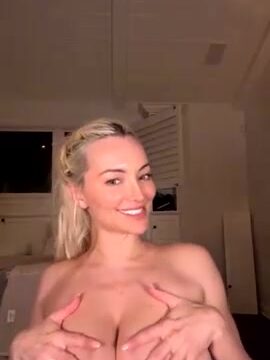Lindsey Pelas Nude Showing Off Her Big Boobs On Live Stream