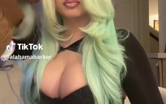 Alabama Barker Shows Off Her Big Boobs