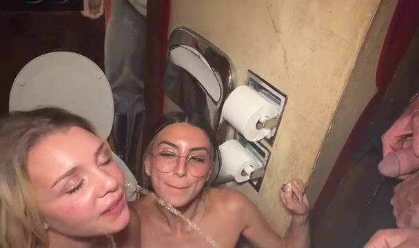 Gabbiecarter & Lamhard Get Golden Shower Of Girthmasterr